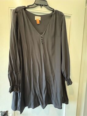 Sezane Charcoal Gray V-Neck Tunic with Button Detail
